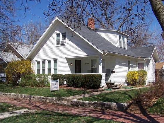 2nd image of 1326 Houston St