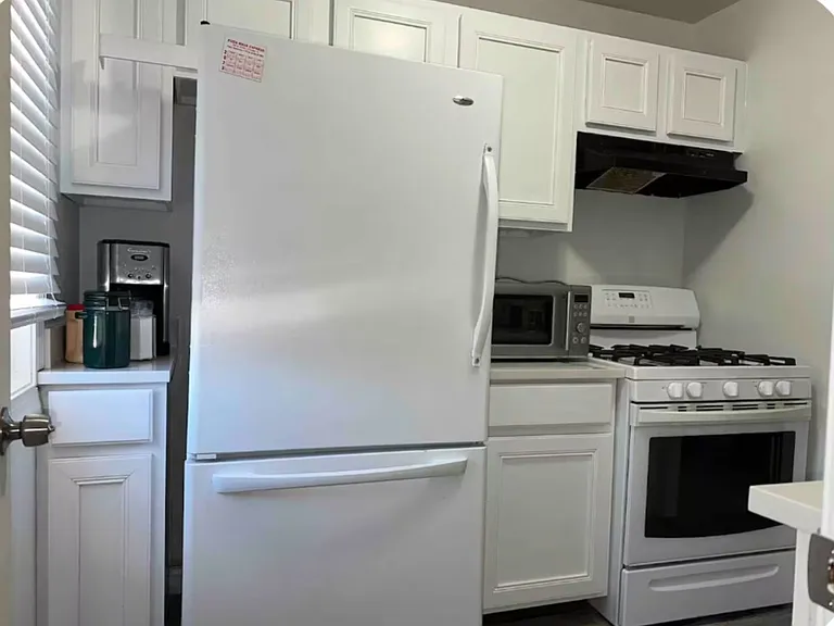 3801 S Calumet Ave — Photo 11