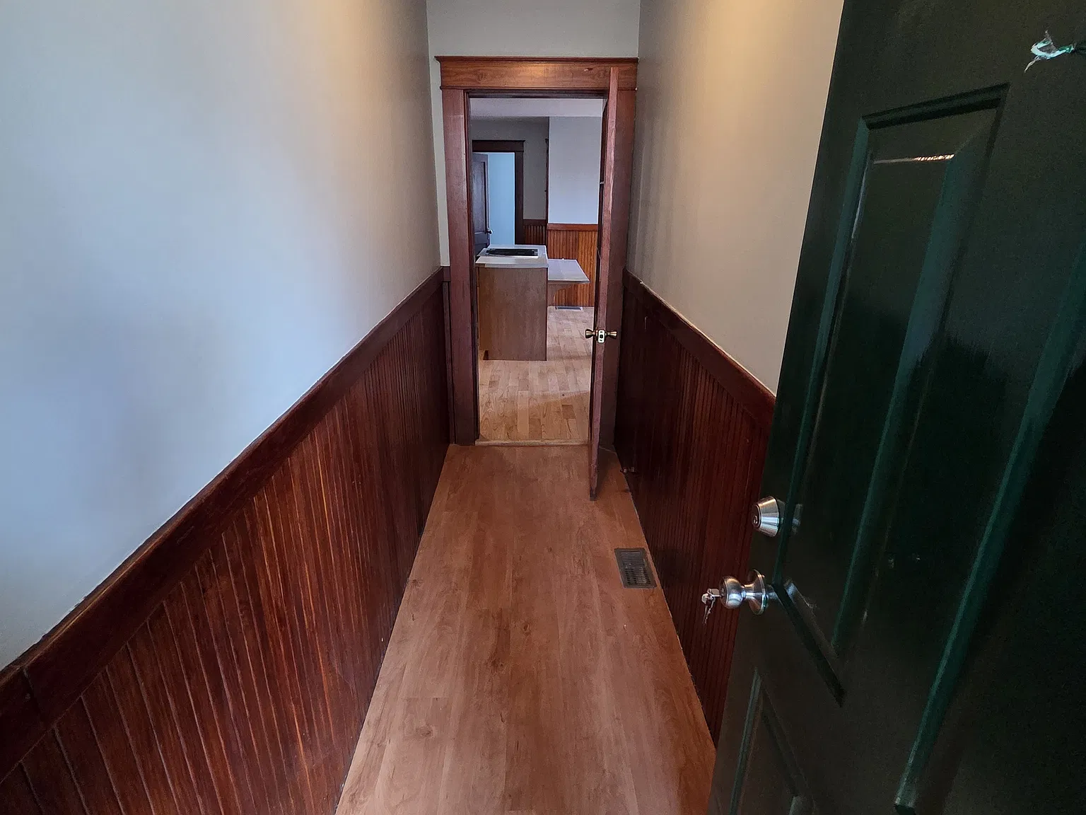 3 bed, 900 sqft, $2,250 — Photo 2