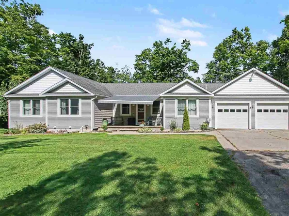 3714 Grand Oak Trl, Petoskey, MI 49770