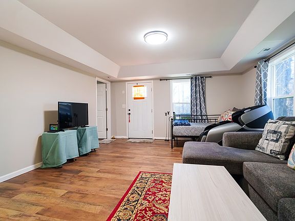 4th image of 1670 White Rd