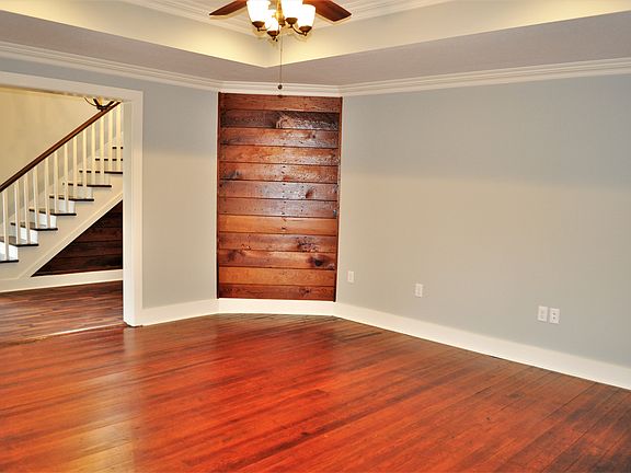 4th image of 1011 Clarence St