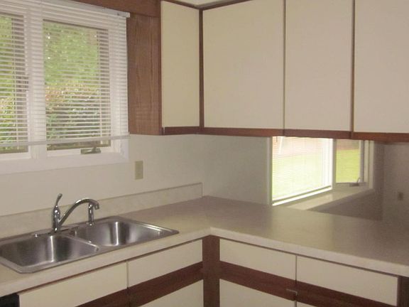 5th image of 1 Garden Villa Dr #A