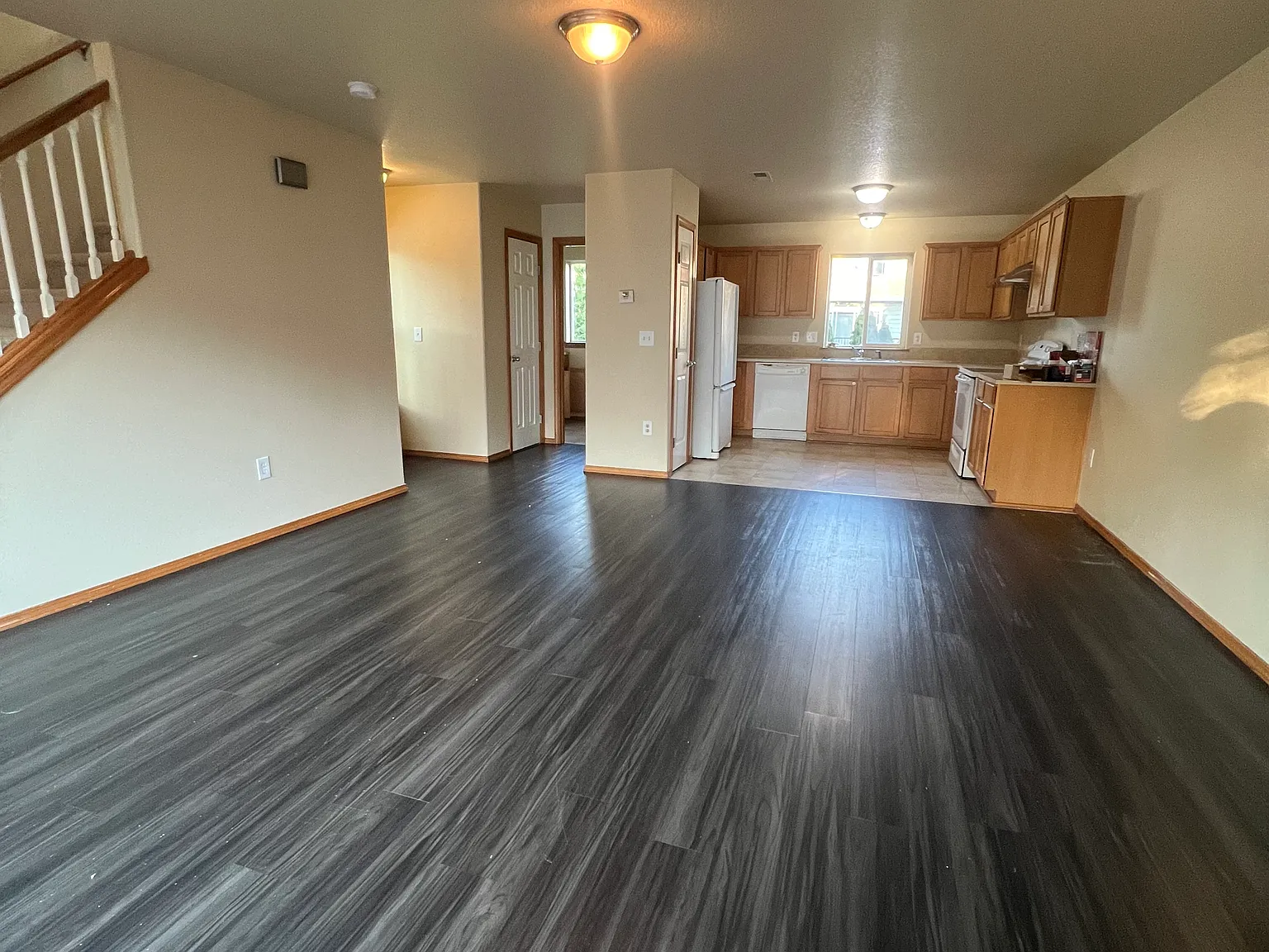 3 bed, 2.5 bath, 1437 sqft, $1,985 — Photo 3
