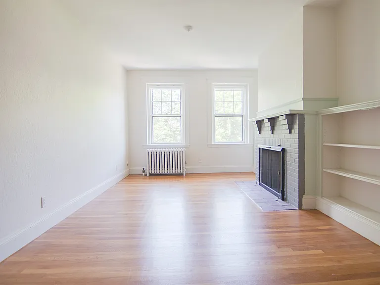 36 Linnaean St #12 — Photo 2