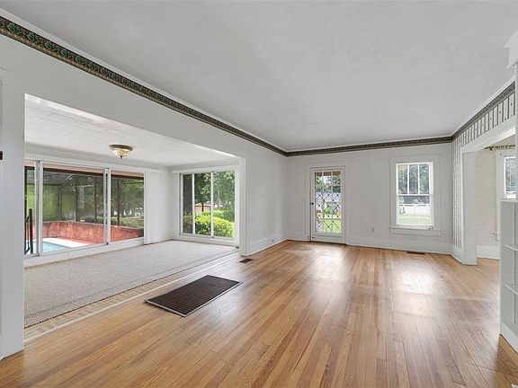 3rd image of 530 N RIDGE AVENUE