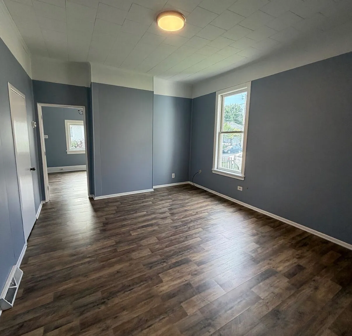 2 bed, 880 sqft, $1,300 — Photo 3
