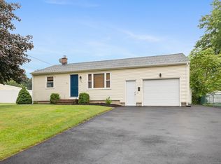 301 Pondview Dr, Southington, CT 06489