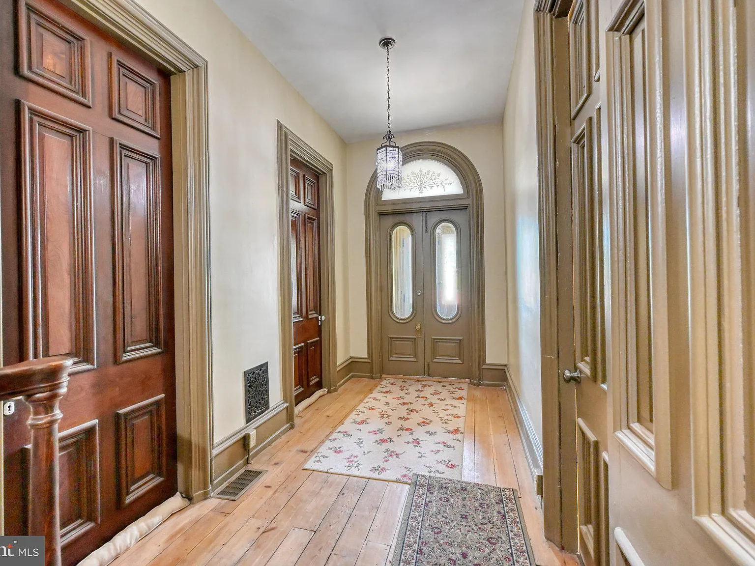 2 bed, 1.0 bath, 900 sqft, $1,525 — Photo 2