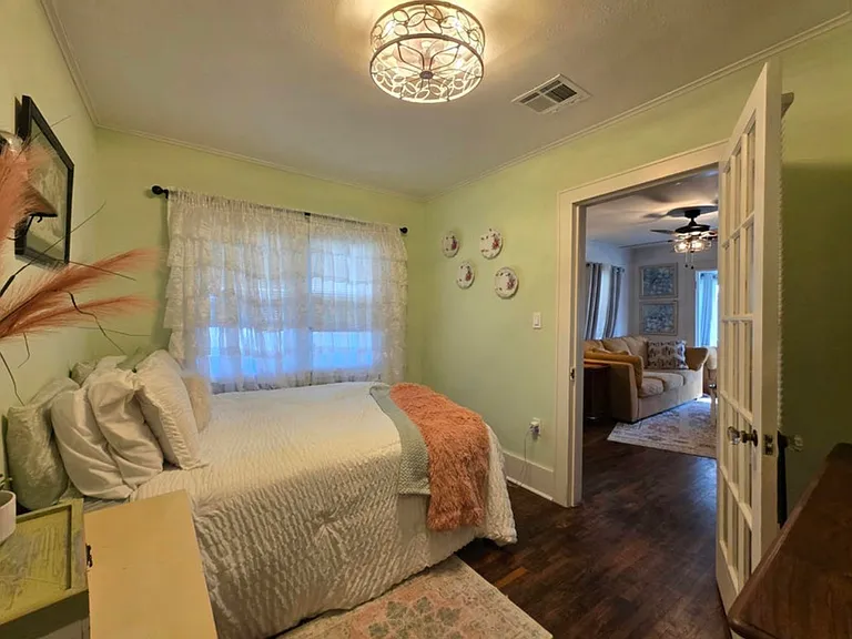 501 I St NE — Photo 8