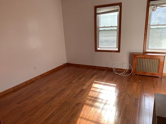 master bedroom w/ full bath
