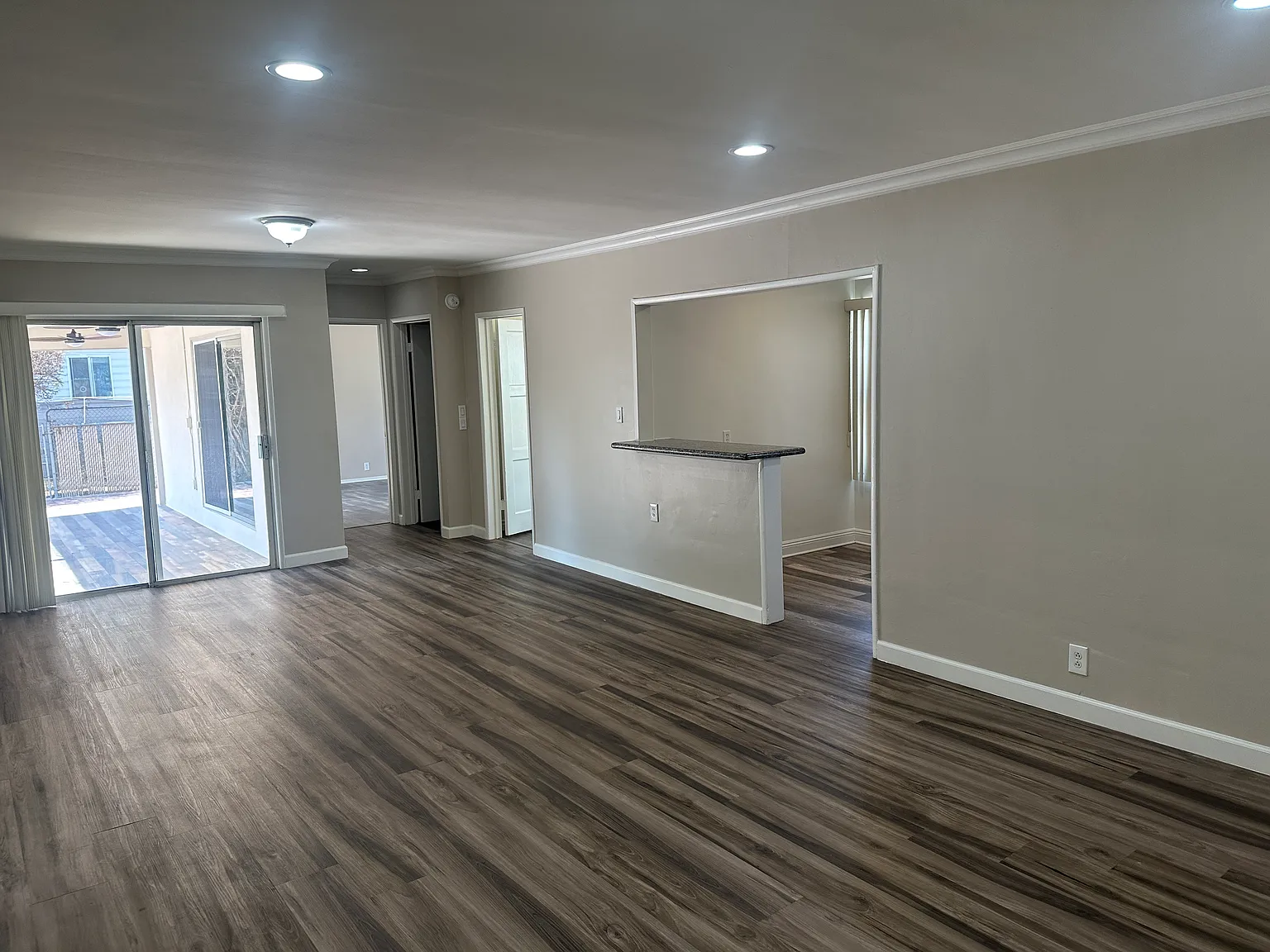 3 bed, 1715 sqft, $3,650 — Photo 2