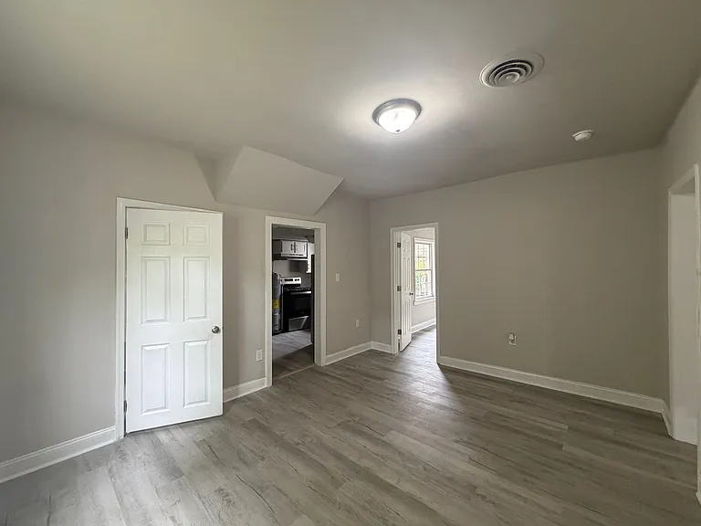 2208 Keswick Ave — Photo 8