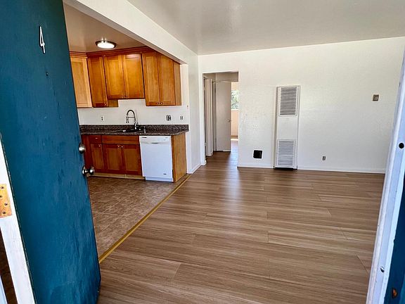 3rd image of 2250 Shamrock Dr
