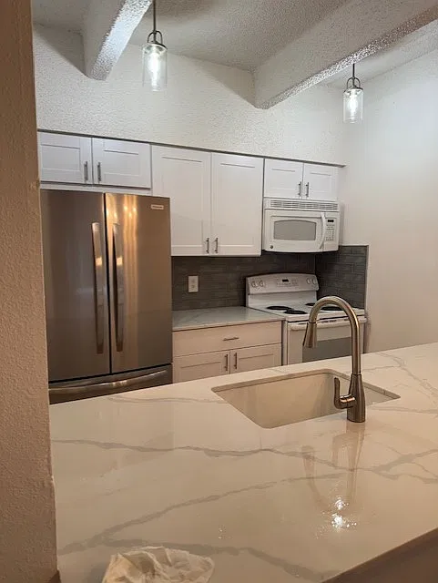 1 bed, 600 sqft, $1,500 — Photo 2