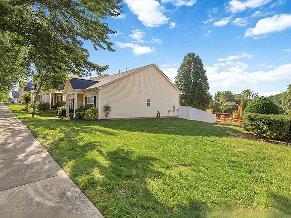 4th image of 8710 Arrowhead Place Ln