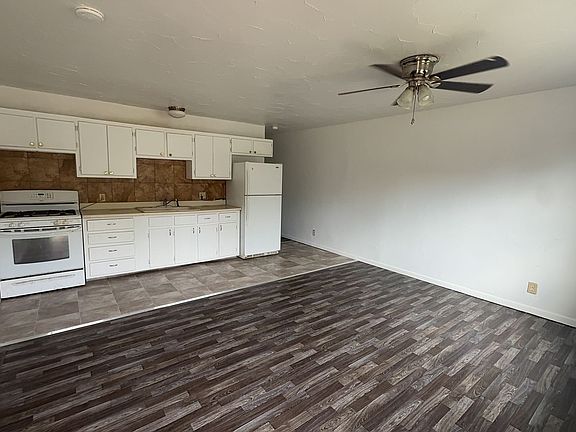 2nd image of 923 N Fulbright Ave