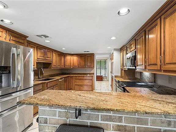 4th image of 316 Eden Isles Blvd