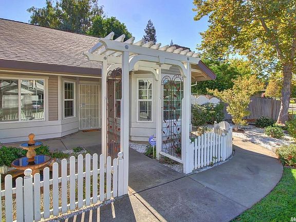 2nd image of 5600 Laguna Quail Way