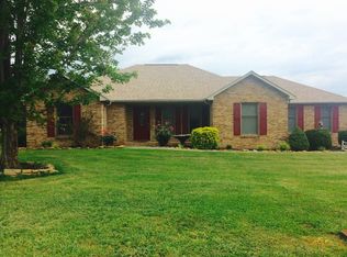 1050 Summerfield Dr, Maryville, TN 37801