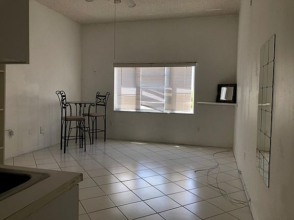 2nd image of 2618 Collins Ave