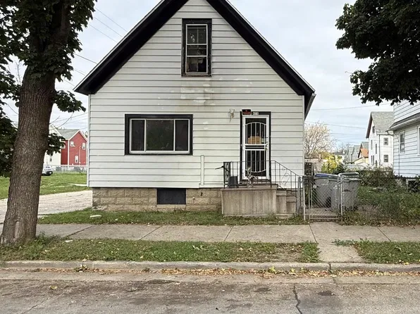 416 W Clarke STREET, Milwaukee, WI 53212
