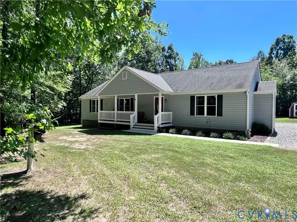 13571 Smacks Dr, Amelia Court House, VA 23002