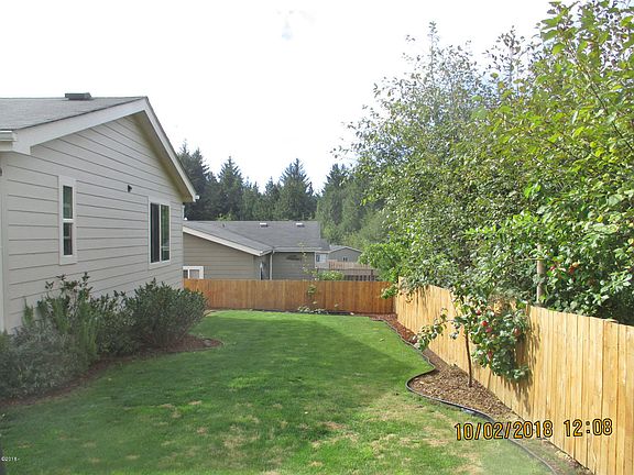 4th image of 185 SE Whalesong Dr