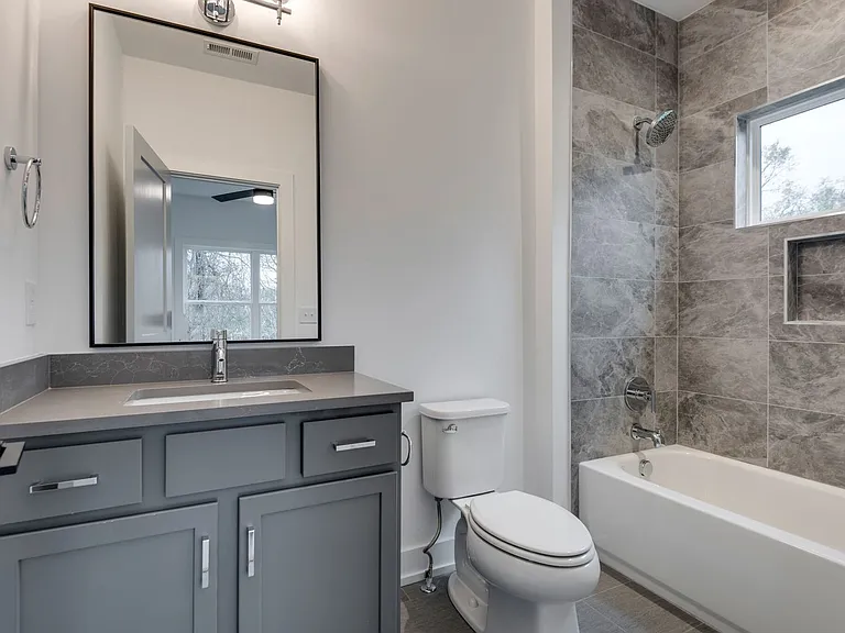 862 W Sharpe Ave #1 — Photo 31