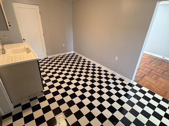 5th image of 68 W Main St
