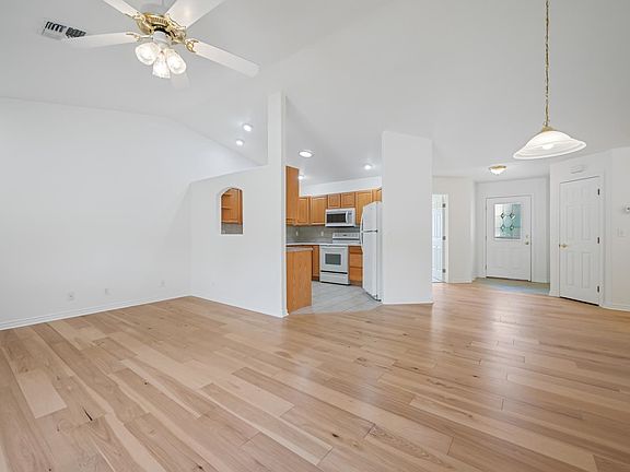 4th image of 2496 Interlochen Ct #2A