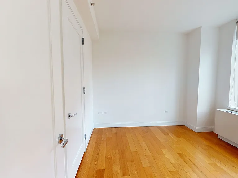 805 Columbus Ave #4D — Photo 4