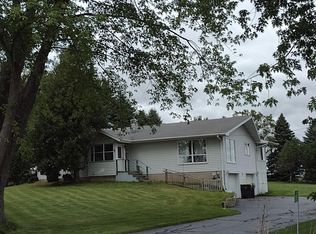 2828 Fairview Rd, Neenah, WI 54956