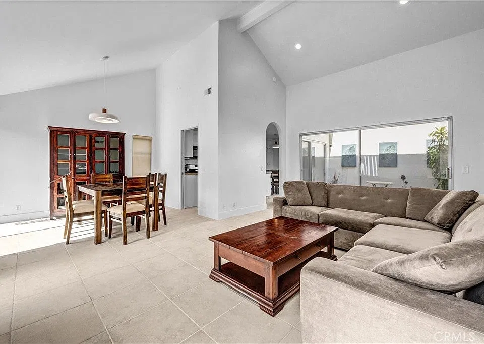 1 Tanglewood Dr