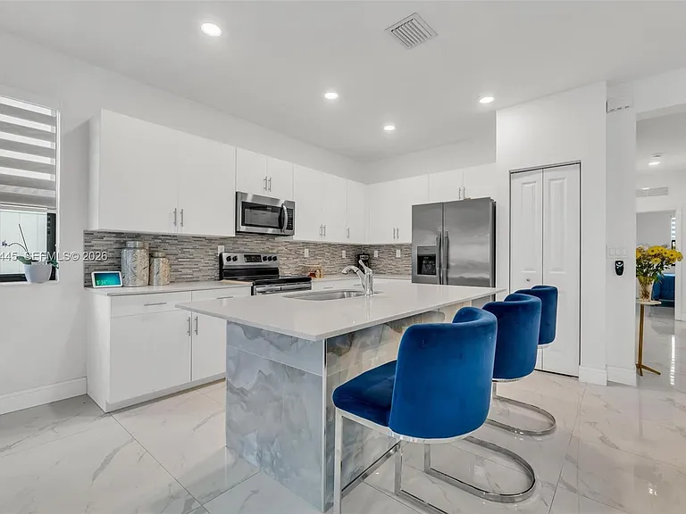 3538 W 108th St — Photo 10