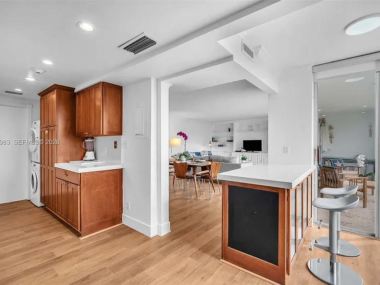611 Ocean Dr #3E — Photo 13