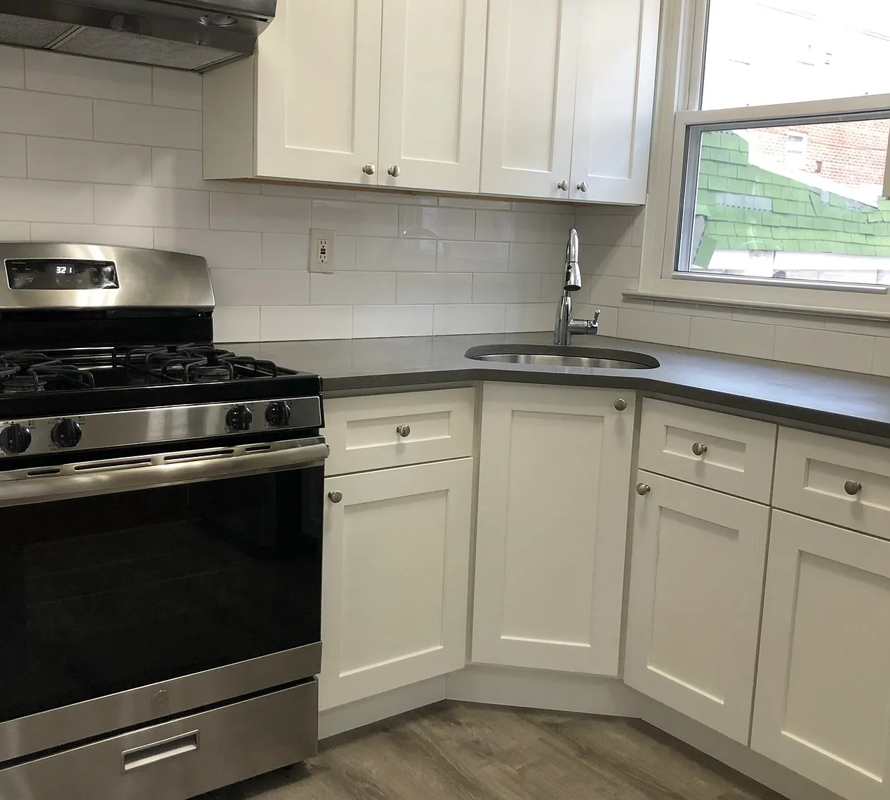 2 bed, 1100 sqft, $2,500 — Photo 1