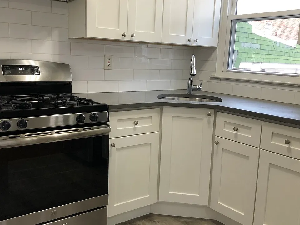 14911 Roosevelt Ave #1