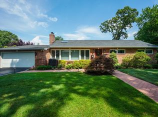 213 Round Hill Rd, East Hills, NY 11577