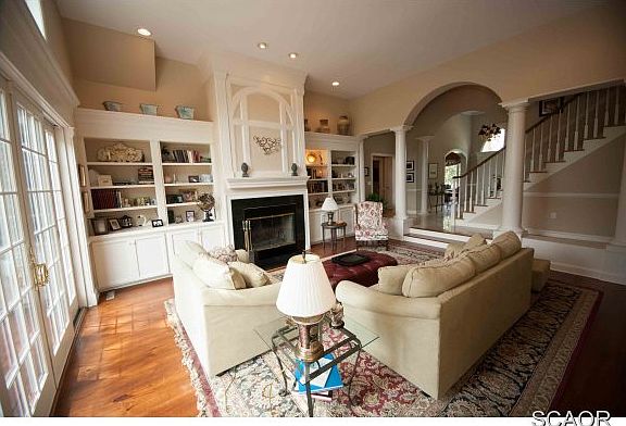2nd image of 200 Lakeview Shrs