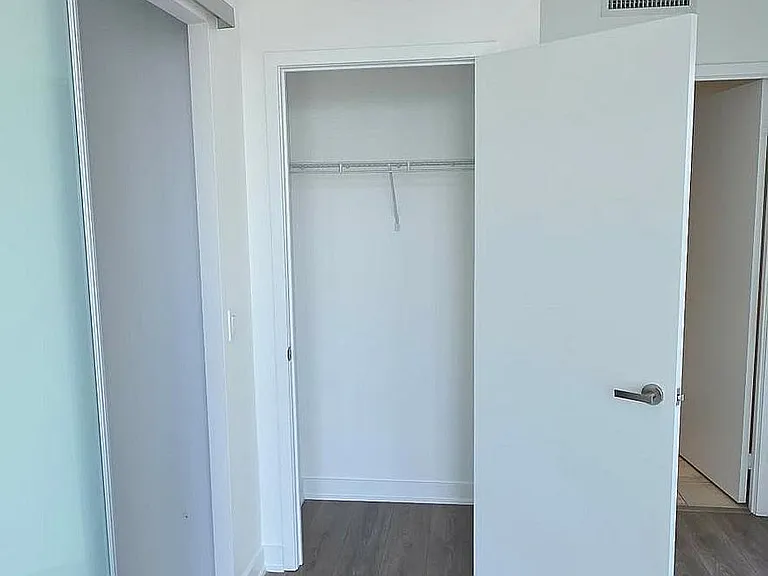 195 Redpath Ave #2212 — Photo 8
