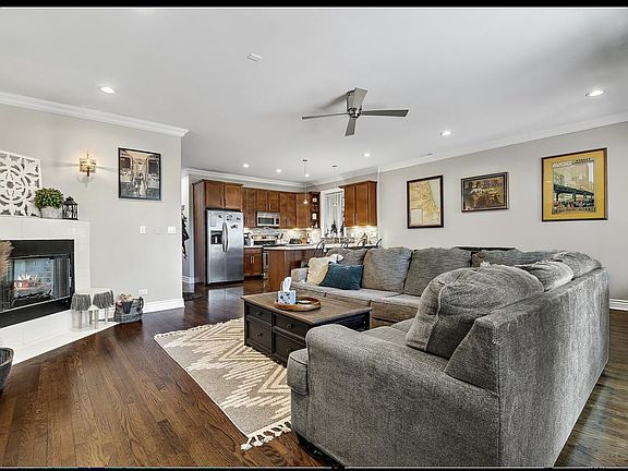 4th image of 820 N California Ave APT 2