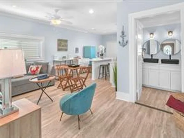 1413 Ursuline St, Galveston, TX 77550