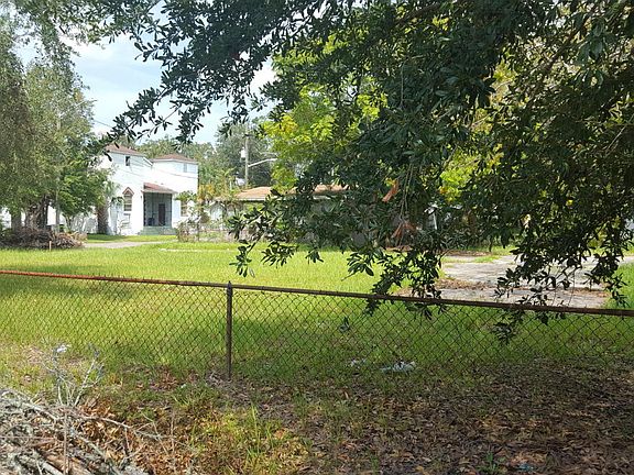 2nd image of 1335 Wolfe Ct