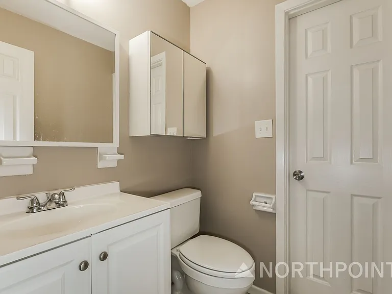 631 Carey Pl — Photo 13