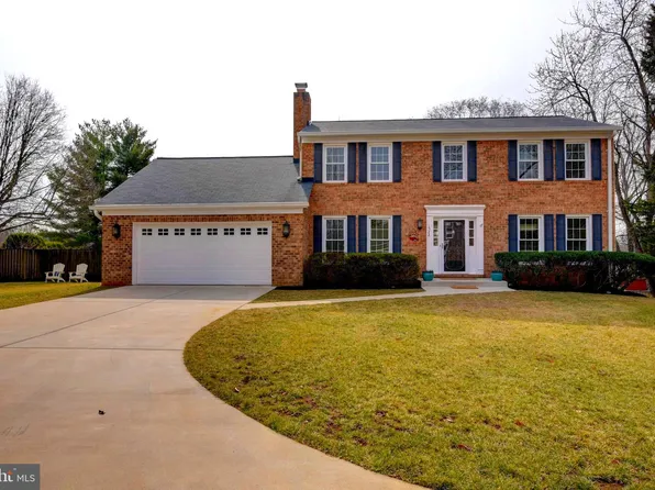 1522 Coat Ridge Rd, Herndon, VA 20170