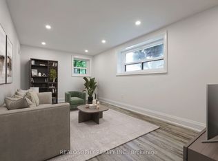 1 Cosburn Ave #1, Toronto, ON M4K 2E6