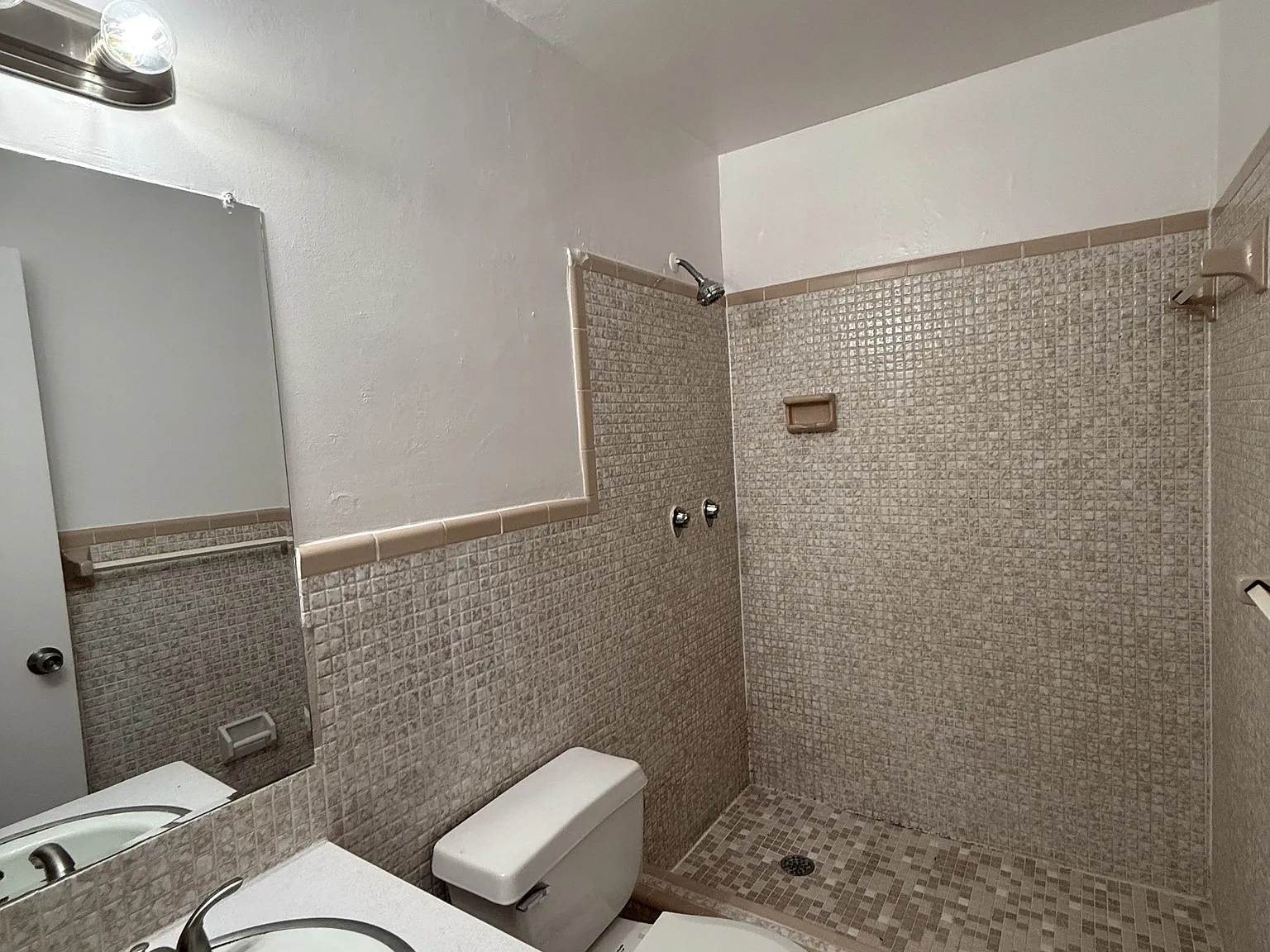 807 NW 24th Street - 9 — Photo 2