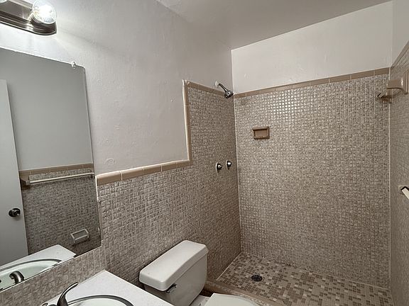 2nd image of 807 NW 24th St #9