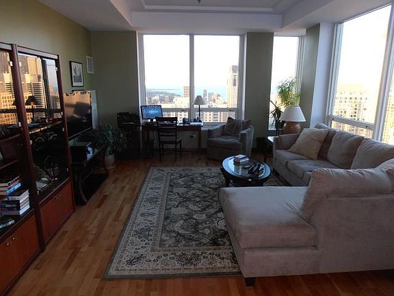 4th image of 33 W Ontario St APT 58AB